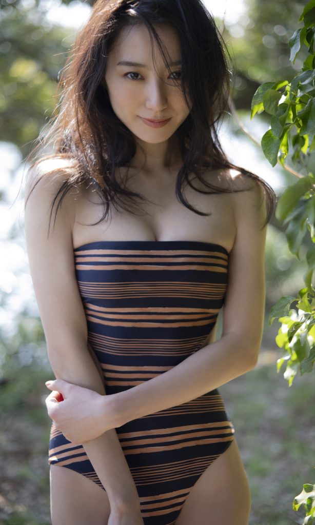 高田里穗