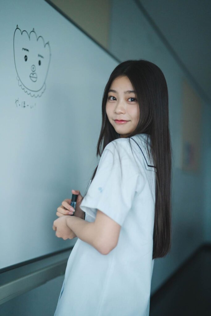 稲光亜依