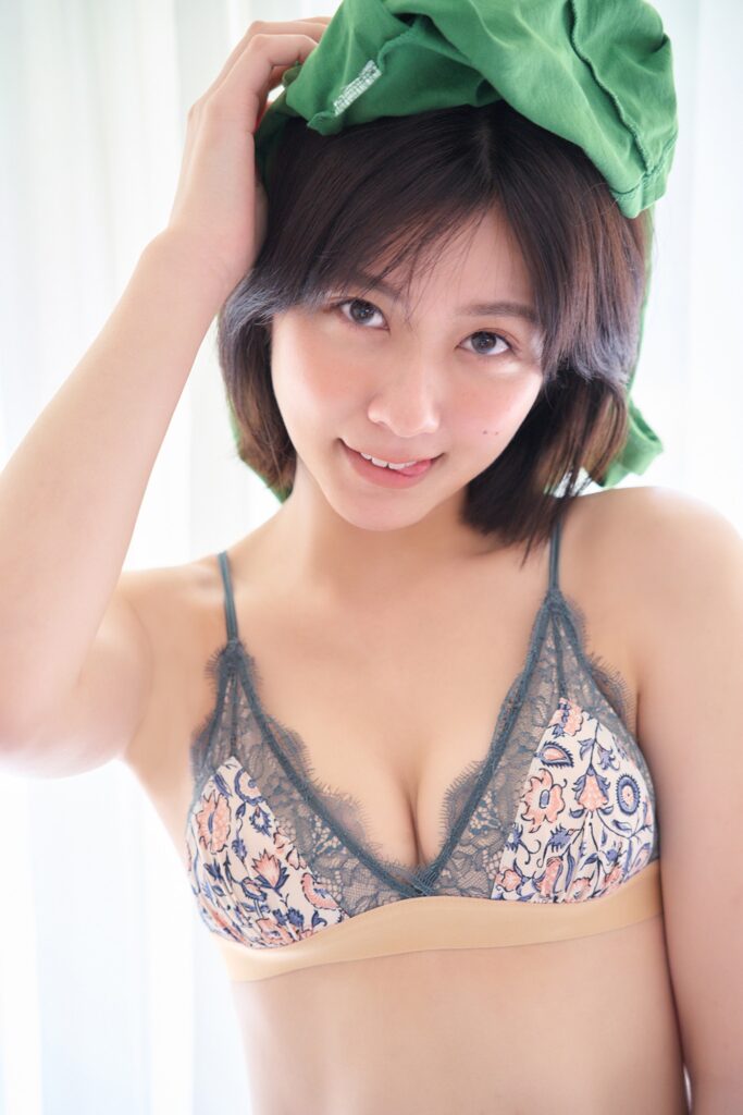 清水麻璃亜